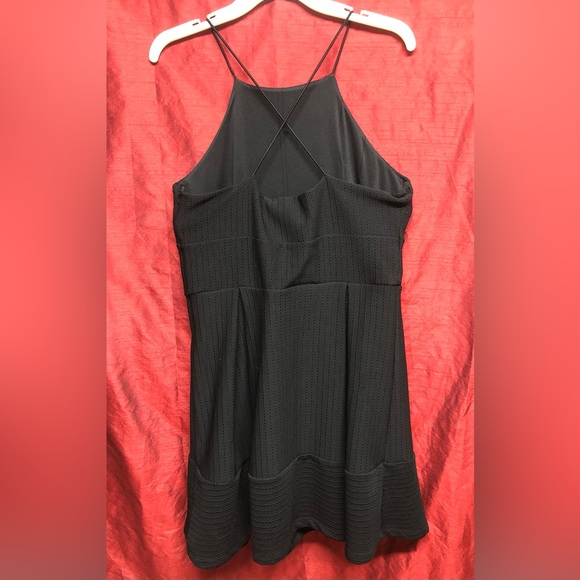 Black twik cross back fluttery above the knee dress - Picture 6 of 6